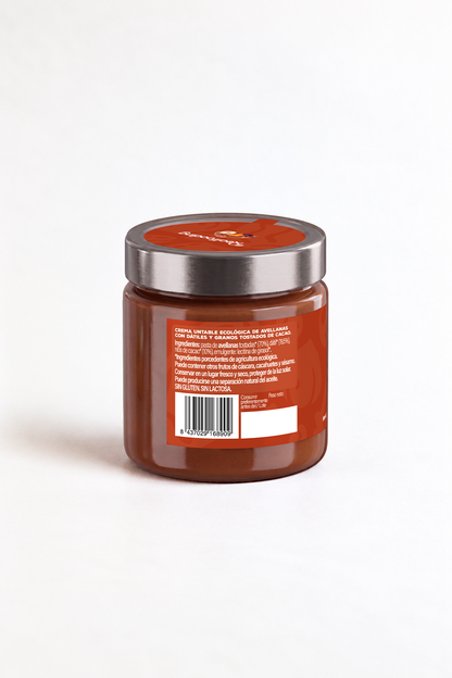 Crema de avellanas con dátiles y nibs de cacao