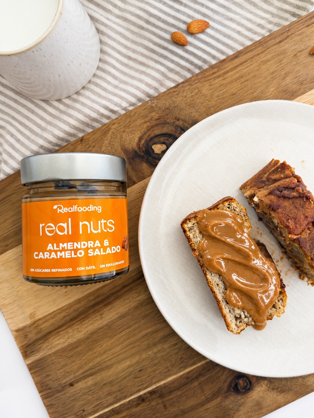 Crema de almendras y caramelo salado