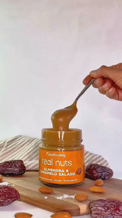 Crema de almendras y caramelo salado